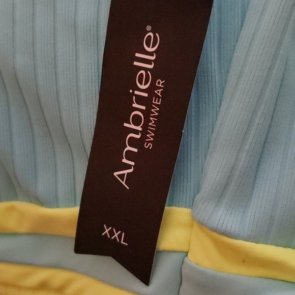 Ambrielle two-piece bikini - Picture 6 of 6